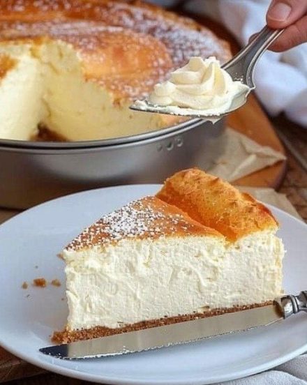 Uwielbiam ten 10-minutowy sernik, który zawsze wychodzi idealnie. 3 do 4 łyżek oleju neutralnego. 2 opakowania budyniu waniliowego w proszku. 5 jajek…