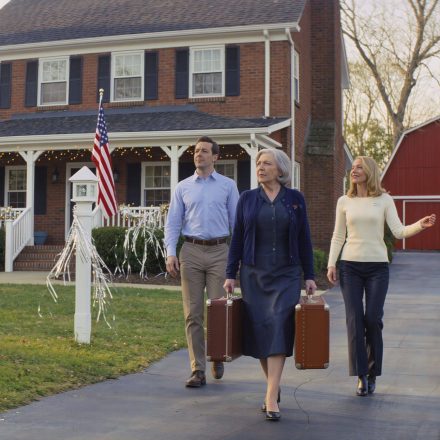 Przyjechałem odwiedzić syna, a on i jego żona pozwolili mi zatrzymać się w małym budynku gospodarczym za domem. Myśleli, że się zgodzę. Ale po godzinie coś, co zrobiłem, ich zaskoczyło i zapytali: „Jak to się stało?”. Ale ja tylko się uśmiechnąłem, bo…