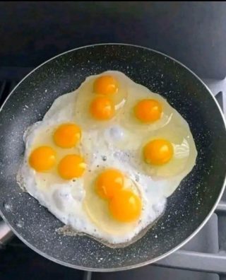 Ile jajek jest na patelni?!
